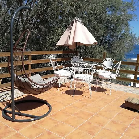 Oasis Lutró