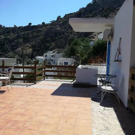 Oasis Hotel Lutró