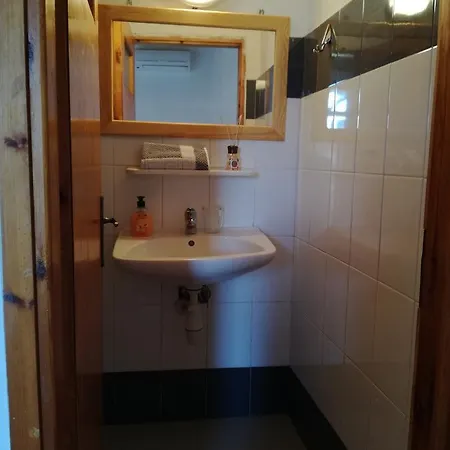 Oasis Hotel 2*
