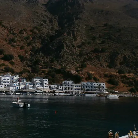 Oasis Hotel Lutró